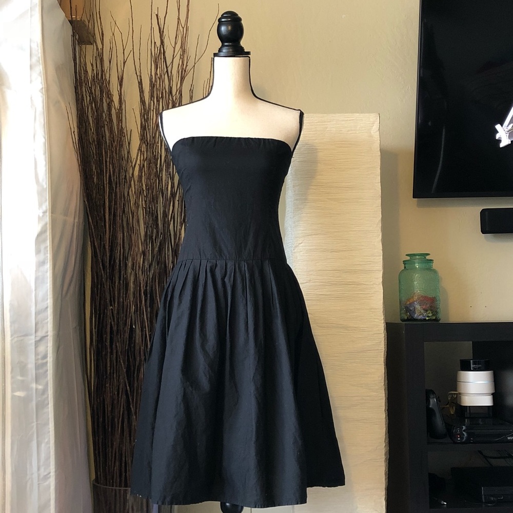 🎀 Strapless Dress With Pleated Full Skirt 🎀